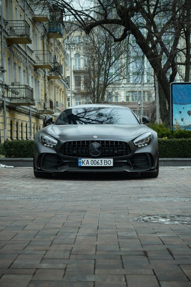 مرسيدس AMG GT R رمادية